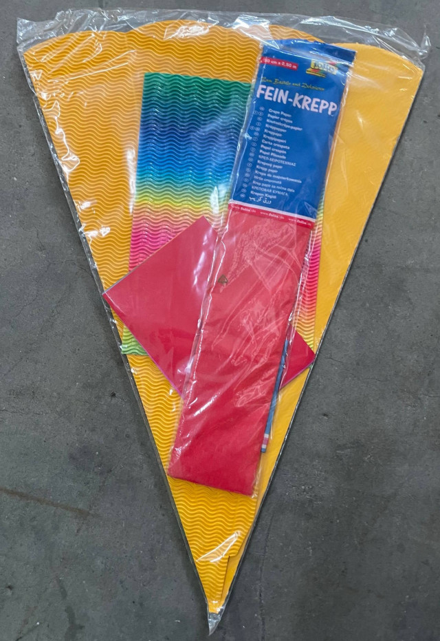 Schultüten-Bastelset aus 3D-Wellpappe